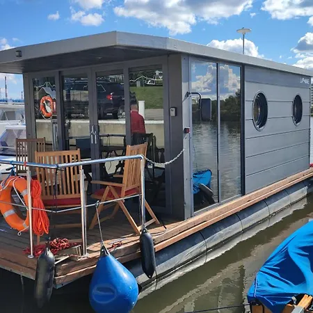 Houseboat Water Boy Apartament Plywajacy Dom Na Wodzie Lodz *