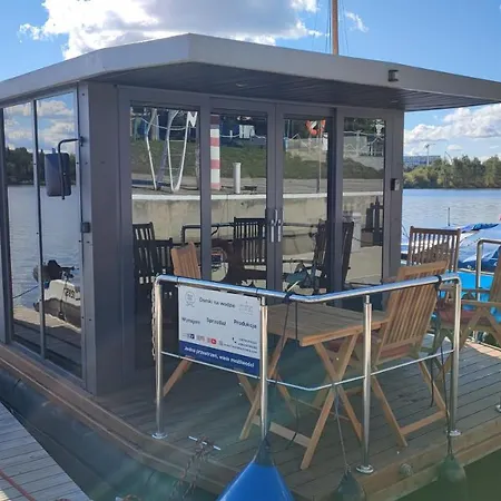 Houseboat Water Boy Apartament Plywajacy Dom Na Wodzie Lodz Apartment Wroclaw