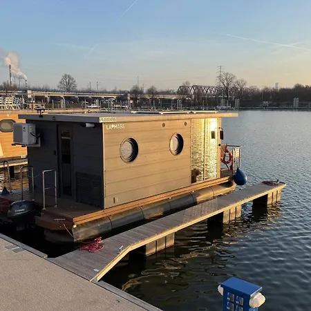 Houseboat Water Boy Apartament Plywajacy Dom Na Wodzie Lodz Apartment Wroclaw