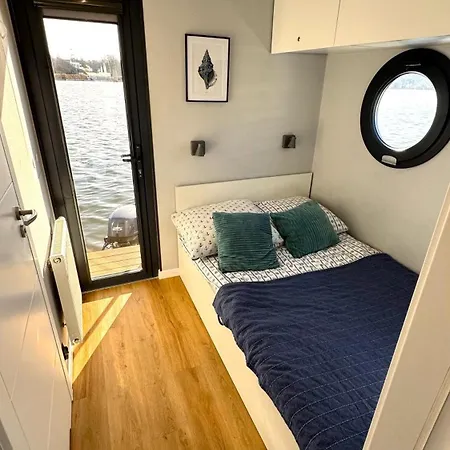 Apartment Houseboat Water Boy Apartament Plywajacy Dom Na Wodzie Lodz