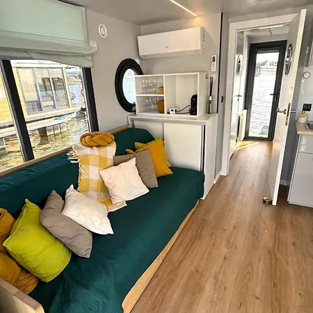 Houseboat Water Boy Apartament Plywajacy Dom Na Wodzie Lodz * Wroclaw