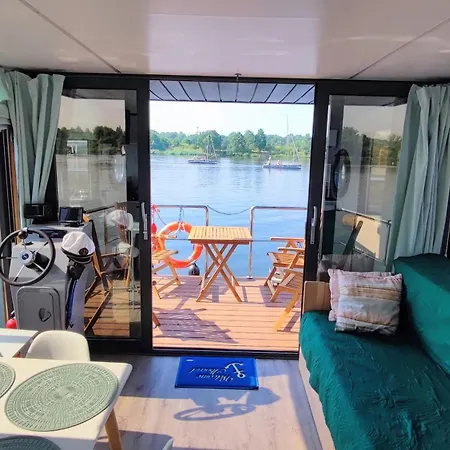 Houseboat Water Boy Apartament Plywajacy Dom Na Wodzie Lodz