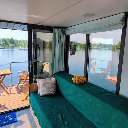 Houseboat Water Boy Apartament Plywajacy Dom Na Wodzie Lodz *